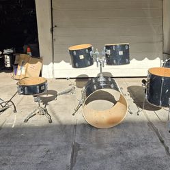 Yamaha Drums With Symbols