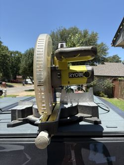 Ryobi 12-inch Compound Miter Saw