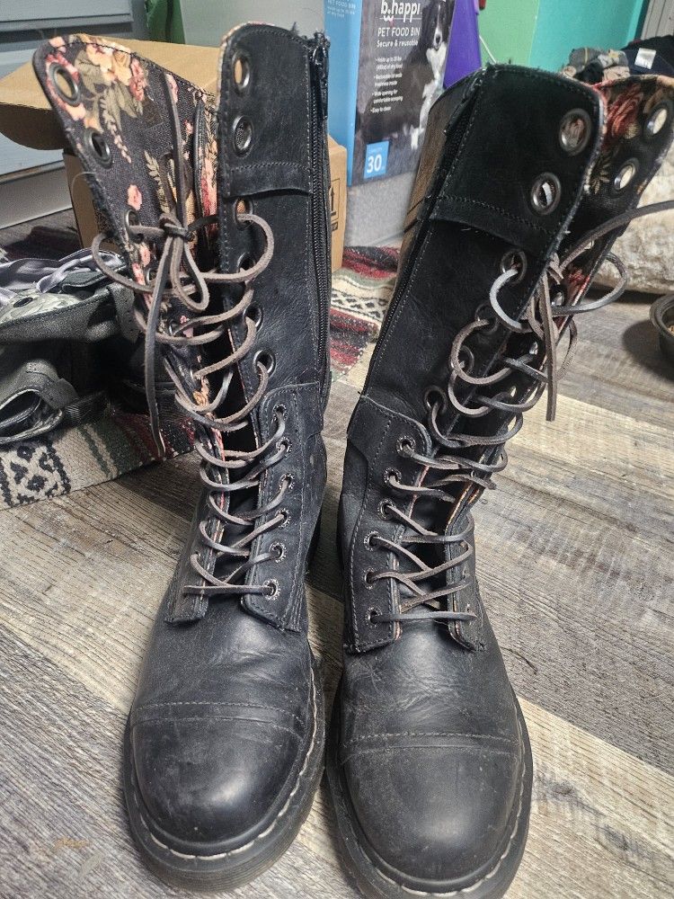 Dr Marten Women's Size 10