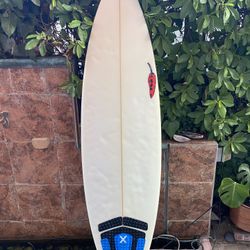 Chilli Surfboard 6’3”