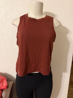 Lululemon top size 4