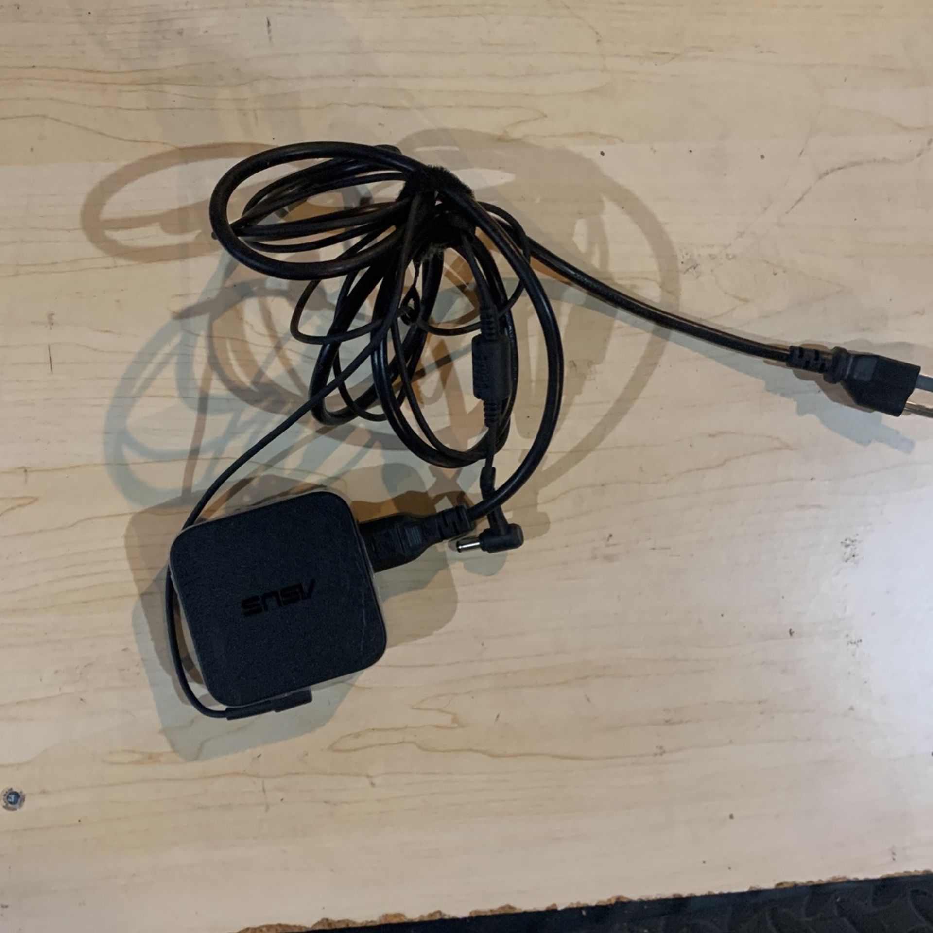 ADP65GDB Asus 19v 3.42a Ac Power Adapter