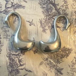 Lot Of 2 Haselton Swans 1363