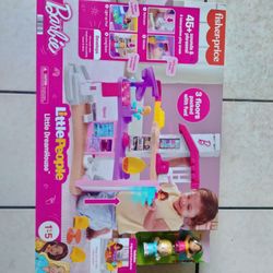 Barbie little people  little dream house