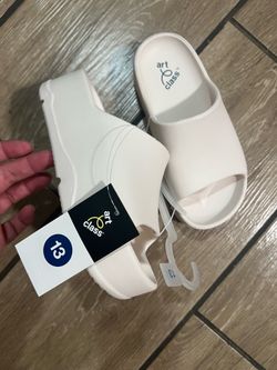 White slides art class size 13