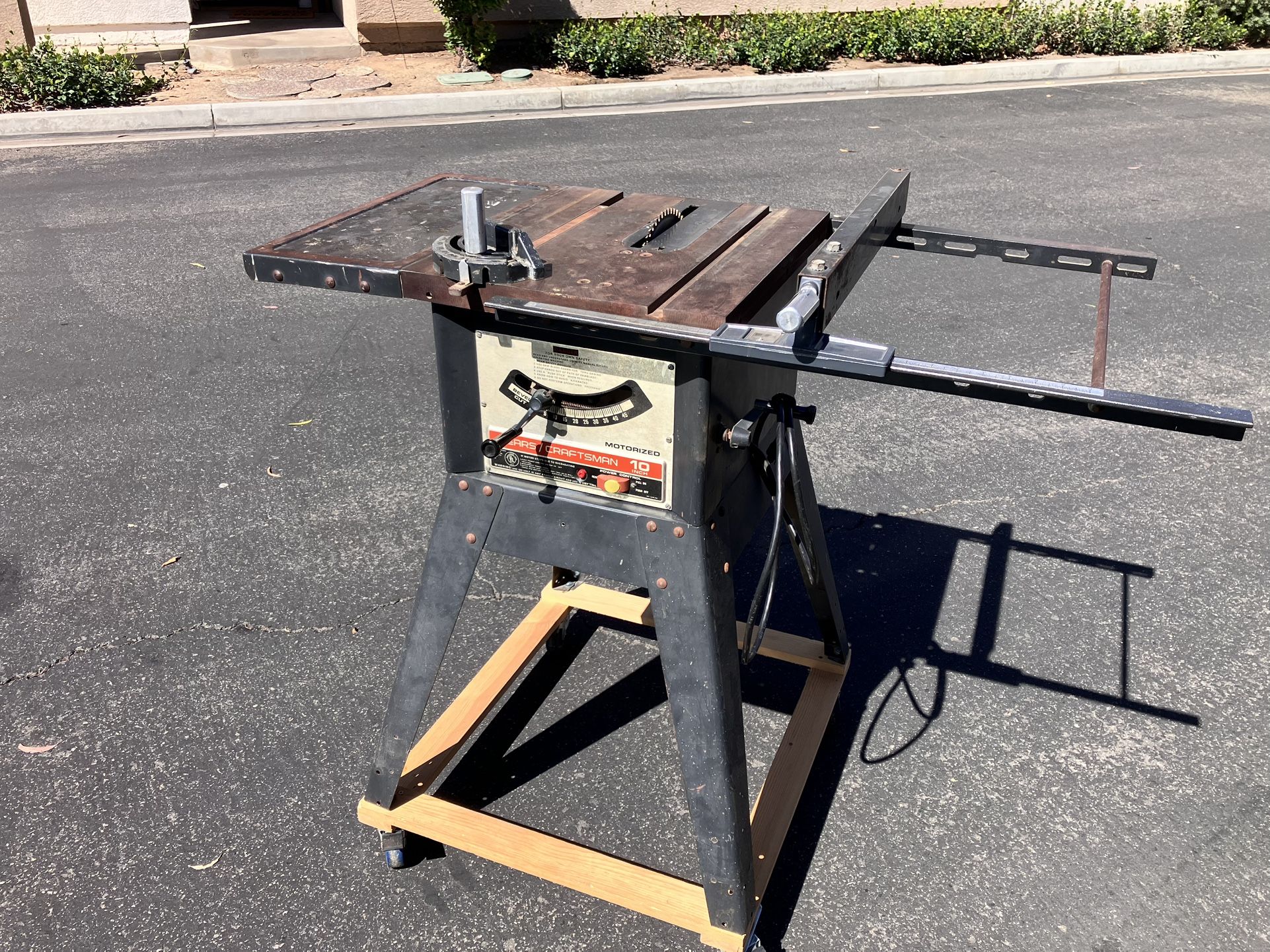 Tablesaw- Craftsman Brand