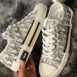 Dior Obliques B23 Sneakers 
