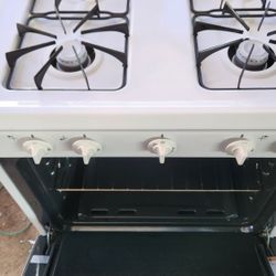 Magic Chef Stove Very Clean 