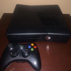 Xbox 360 Retro Video Game Console Bundle Tested