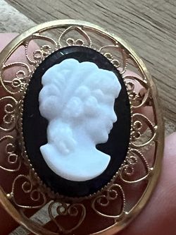 Vintage Catamore 12K Gold-Filled Cameo Brooch