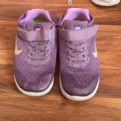 Used Toddler Nike Free Run Girl Size 12
