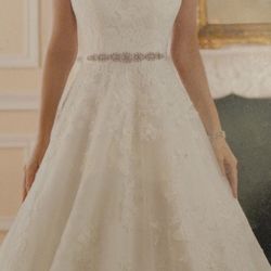 Size 18 Wedding Dress w/veil from Wendy’s Bridal store