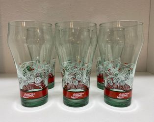 Set Of 12 Vintage 1980s Coca Cola Pinecone Evergreen Holiday Glasses. 