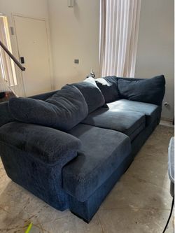 FREE SECTIONAL