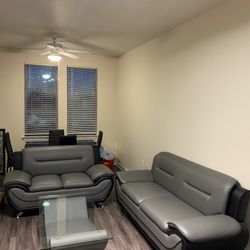 Sofa,Loveseat,Coffee Table,Dining Room Table W/4 Chairs 