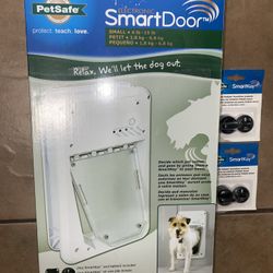 Pet Safe Smart Door NEW With 2 Extra Smart Keys 