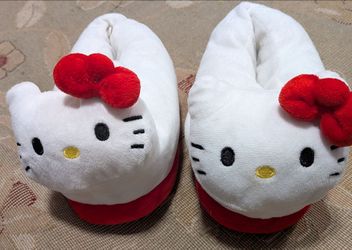 Hello kitty slippers