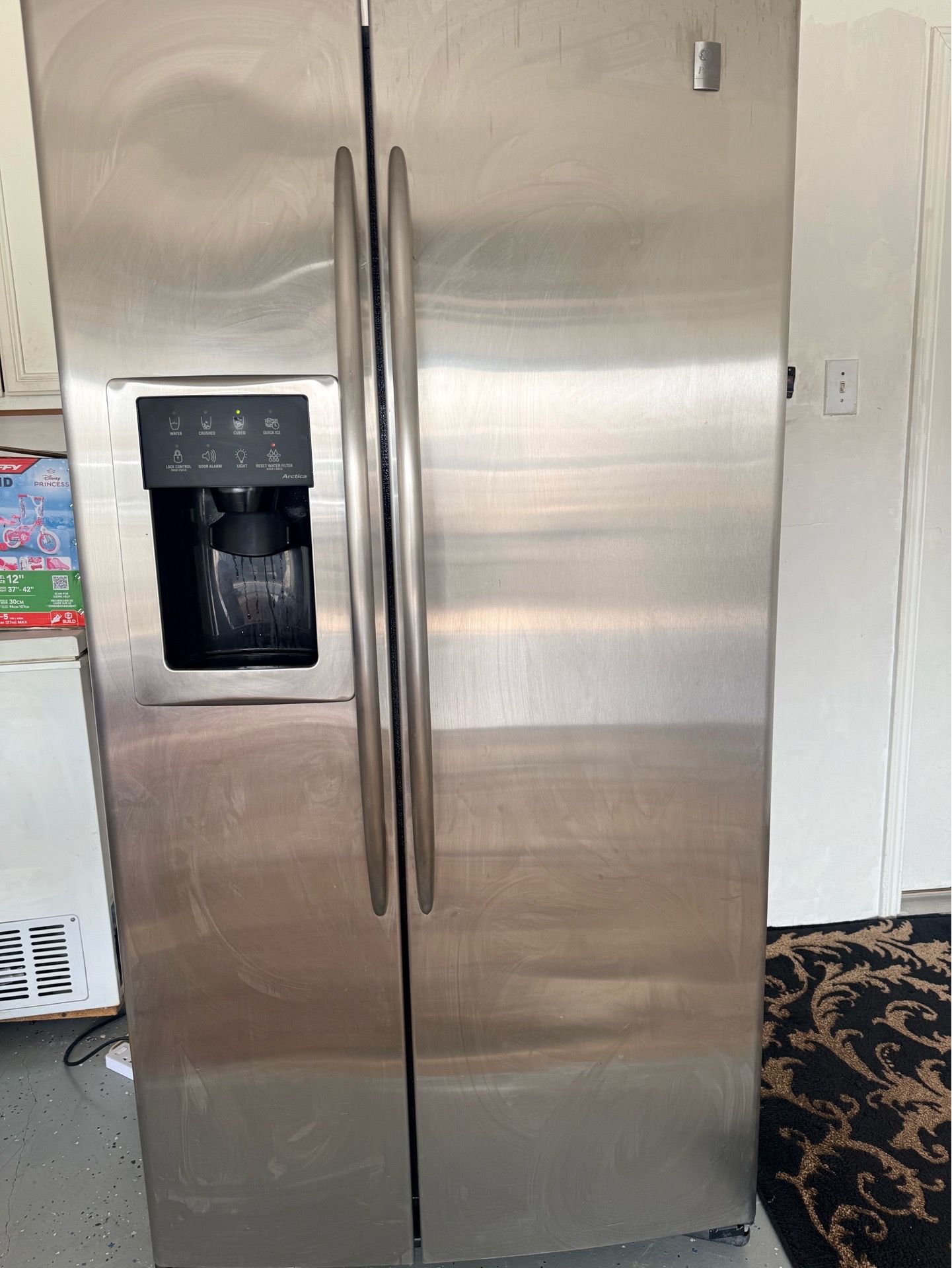 Refrigerator /GE appliances brand