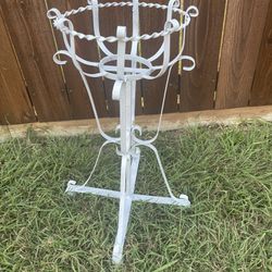 Vintage White  Unique  Wire Basket Plant Holder Wrought Iron Metal Plant Stand