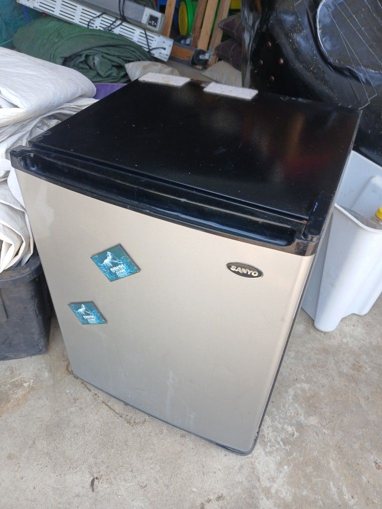Mini Fridge