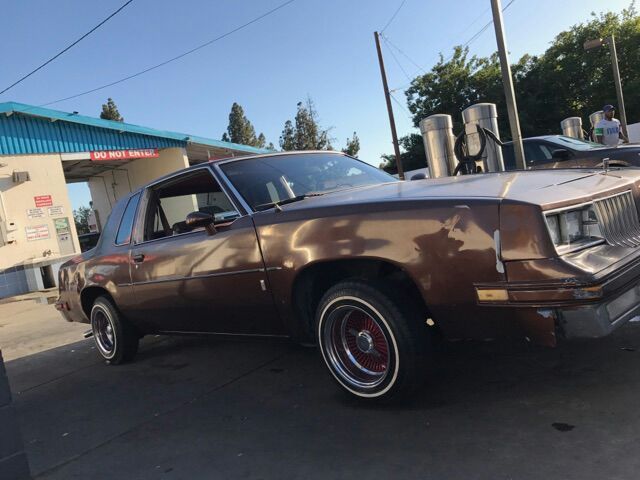 1985 Oldsmobile Cutlass Supreme G-Body Lowrider