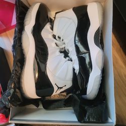 Jordan 11  . 