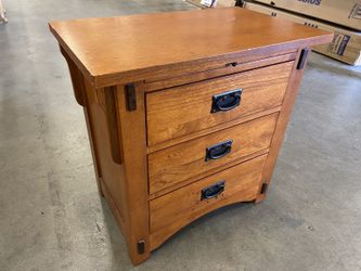 Mission Style Wooden 3 Drawer Nightstand