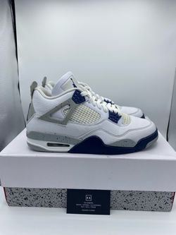 Jordan 4 Retro ‘Midnight Navy’ - Size 9