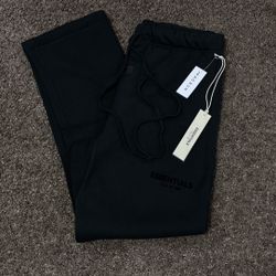 Black Essentials Sweats
