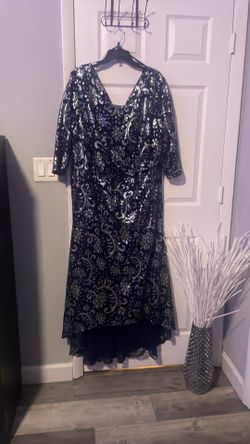 Beautiful fully sequined blue and silver dress from name brand le boss elegant