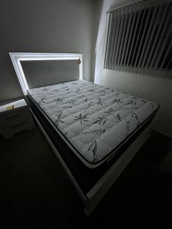 Queen Size Mattress Pillow Top New With Bedframe 