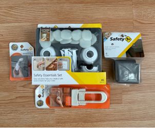 Safety 1st Baby Proofing Bundle – New