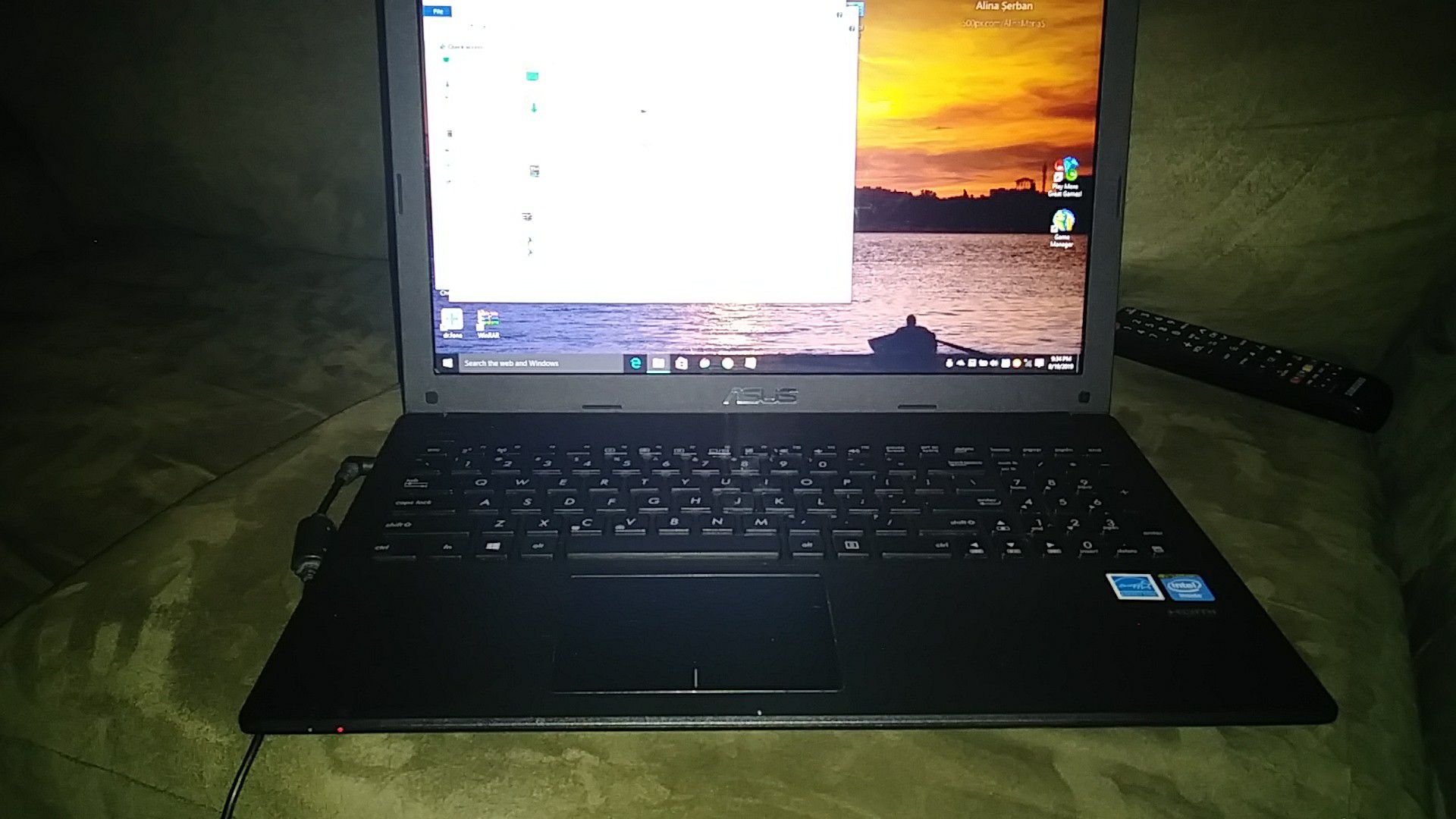 Almost new Asus x551m laptop