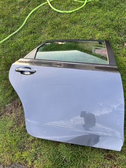 Prius V Door