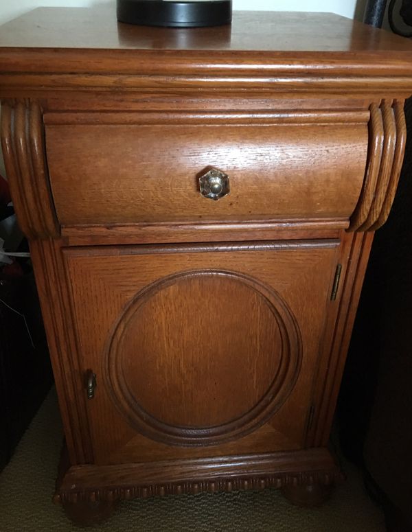 Nightstands Lexington Victoria Sampler for Sale in Seattle, WA OfferUp