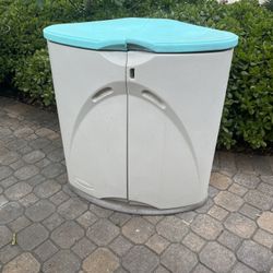 Rubbermaid Storage Shed 