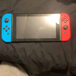 Nintendo Switch (Plus MarioKart Deluxe)