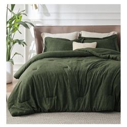 King Size Comforter Set - Dark Green Soft Bedding for All Seasons, Cationic Dyed Bed Set, 3 Pieces, 1 King Size Comforter (104"x90") and 2 Pil