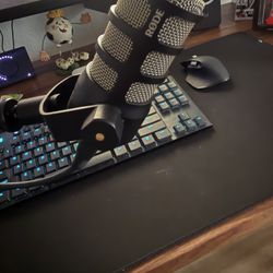 Rode PodMic & Elgato Boom Arm & Wave XLR