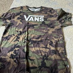 Men’s Large Camo Vans Off The Wall Tshirt 