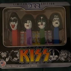 Full KISS PEZZ DISPENSERS 