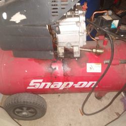 Snap On 11 Gallon 2hp Air Compressor With 125 Psi Max