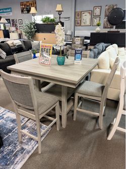 Adorable dining set! Sale! Easy financing! 🔥😍