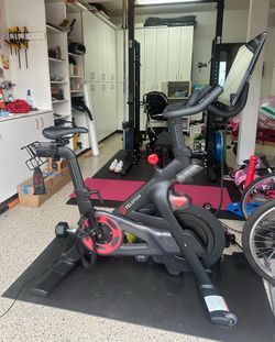 Peloton in great condition!