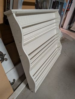Pottery Barn Kids Wall Book Rack / Bookshelf - White Beadboard