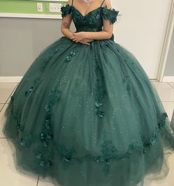 Hunter Green Quinceañera Dress