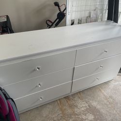 Matching Head Board Dresser And Nightstand