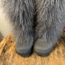 Women’s BEARPAW Winter Boots Like New Charcoal Gray