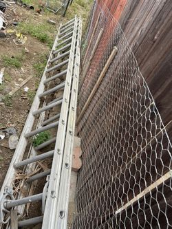 32 ft. Aluminum Extension Ladder with 250 lbs. Load Capacity Type I Duty Rating