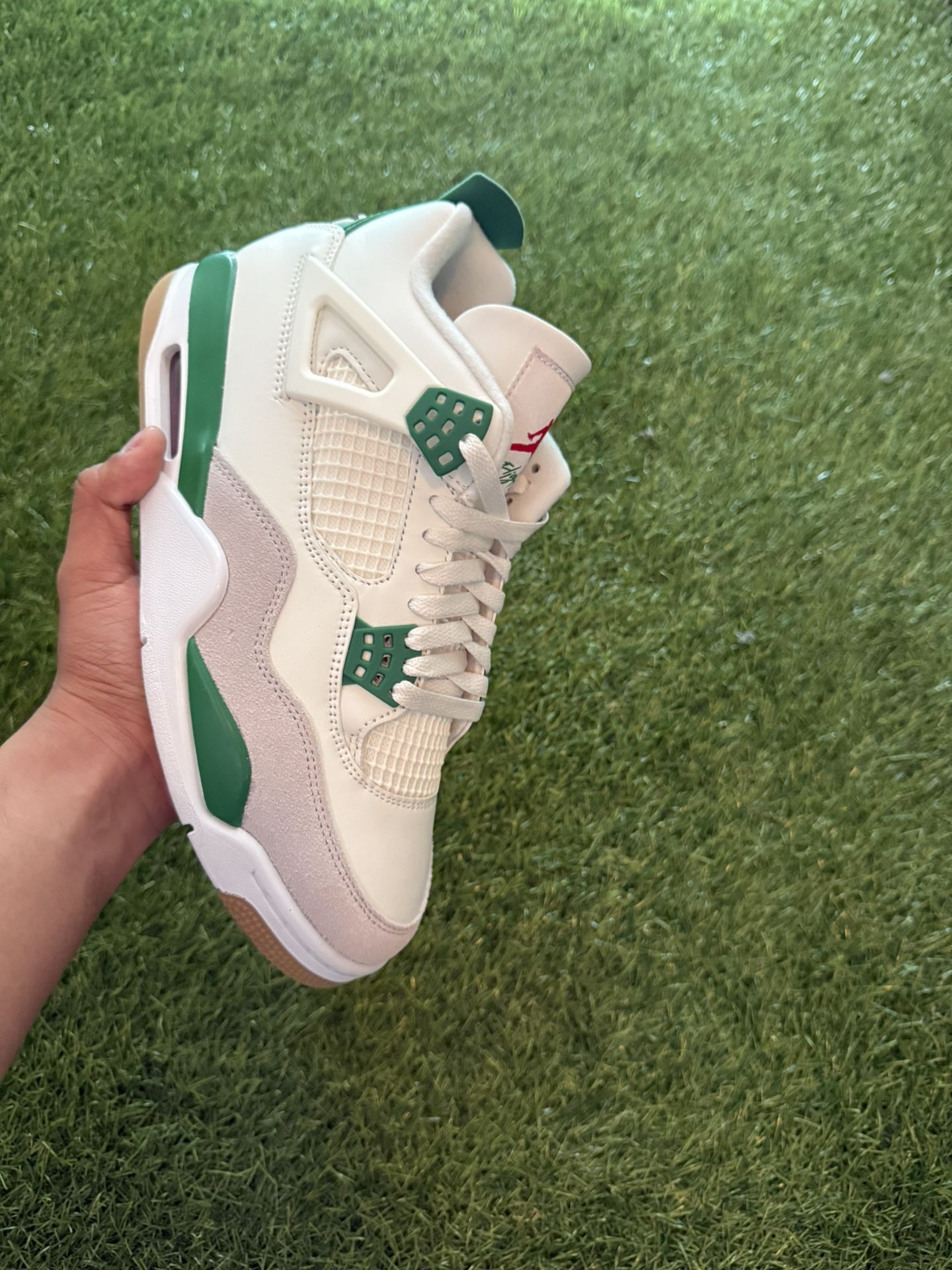 Jordan 4 SB ‘Pine Green’